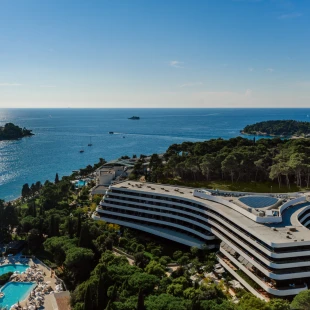 Lone Hotel by Maistra Collection